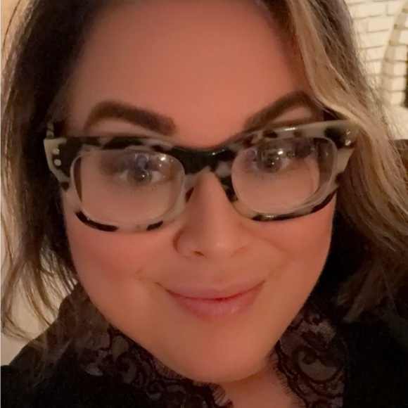 Meet your Posher, Lacey - Picture 1 of 1